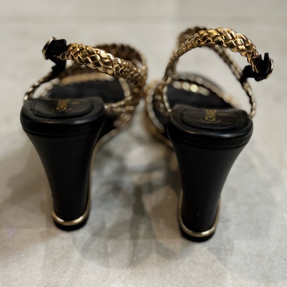 Never worn, perfect condition, 4” wedge - Picture 4 of 5